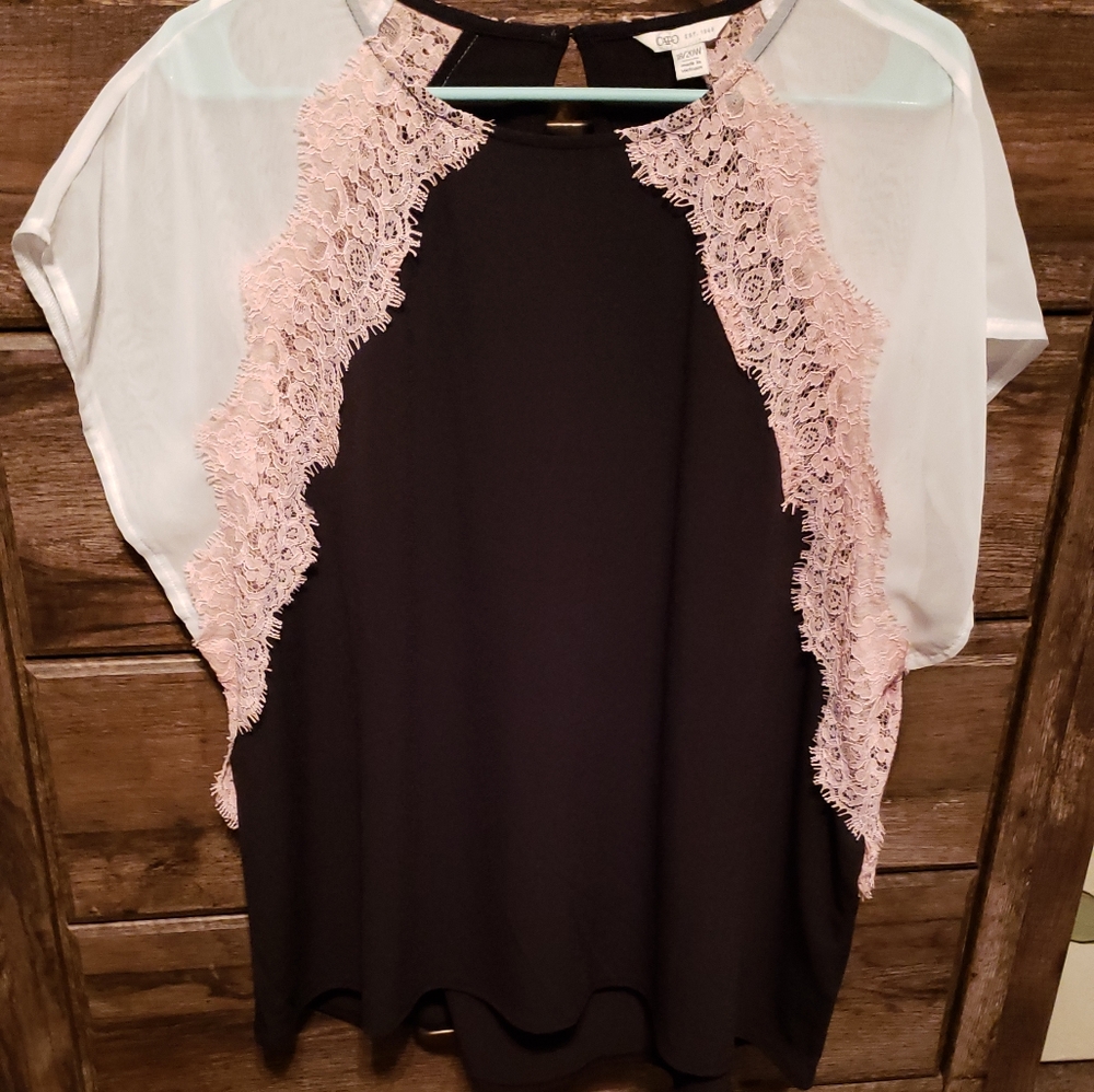 CATO BLACK AND WHITE W PINK LACE TOP